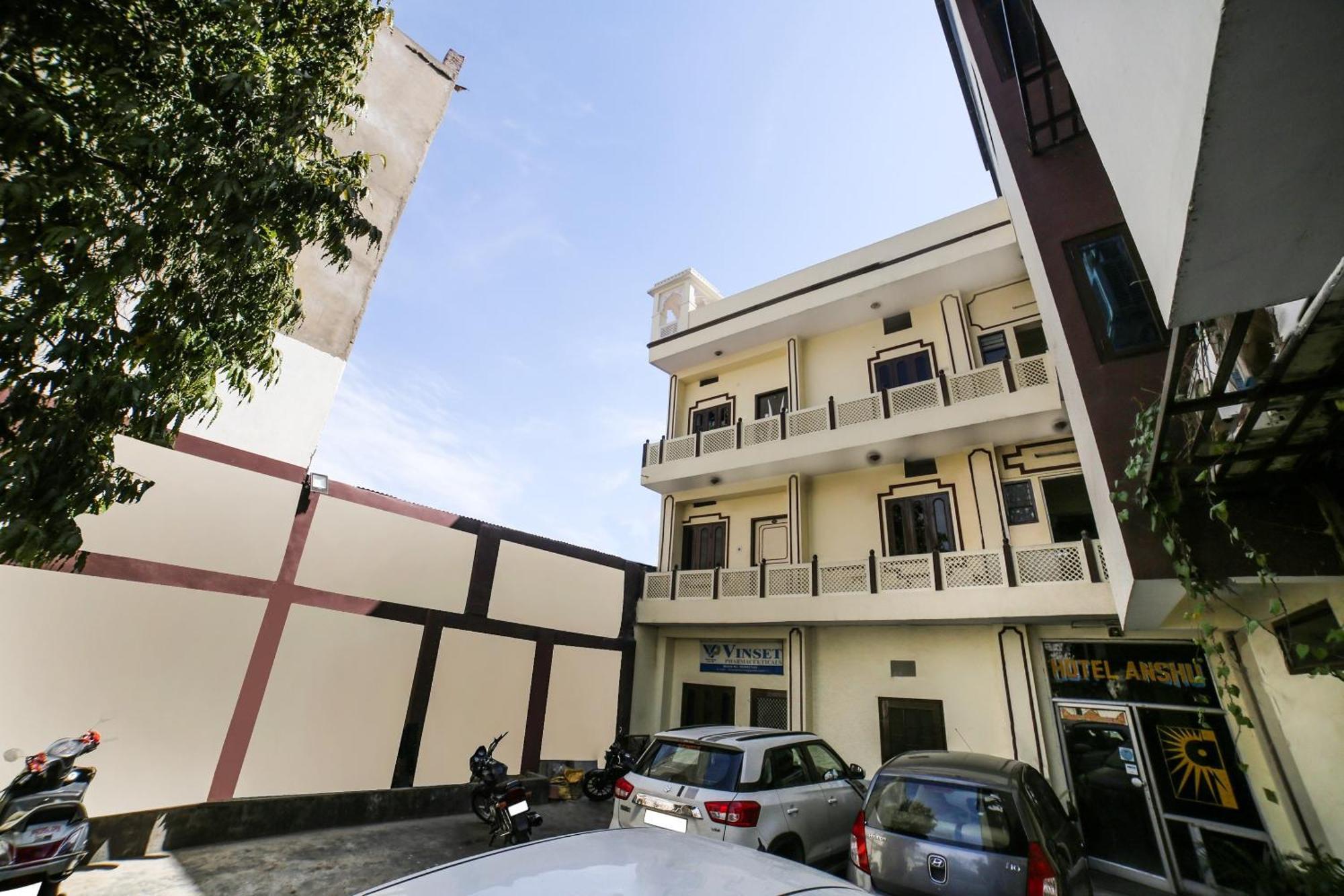Hotel O Anshu 3*